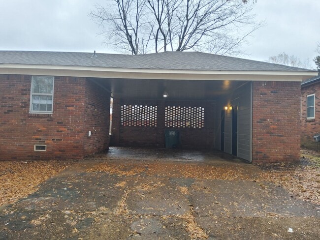 Foto del edificio - Picturesque Home Worth Checking Out