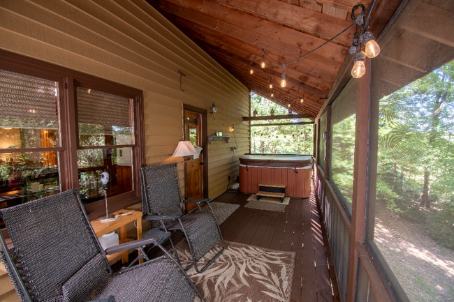 Building Photo - 328 Sharp Top Cir