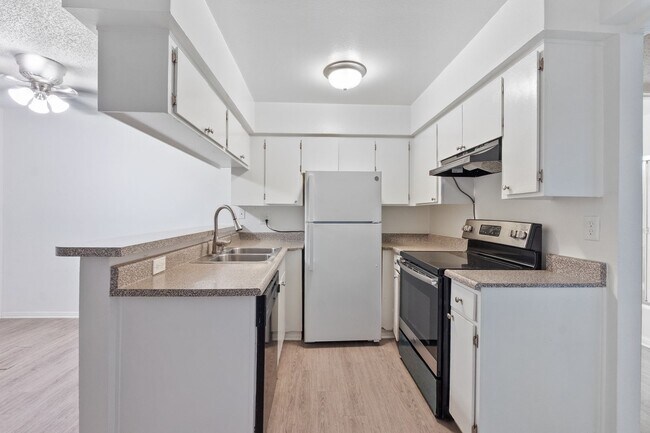 Foto del edificio - 13266 Foothill Blvd