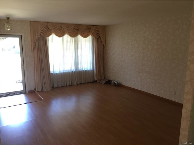 Foto del edificio - 38224 Sumpter Dr