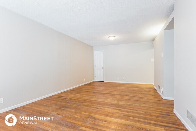 Building Photo - 10709 Spring Garden Dr