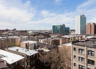 Building Photo - 647 W Sheridan Rd
