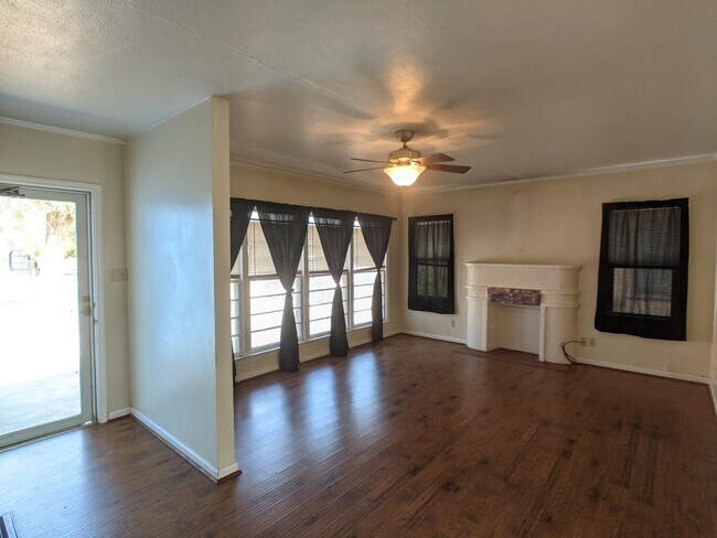 Foto del edificio - 1428 Axtell St