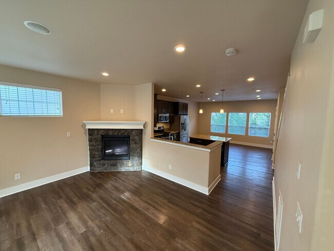 Foto del edificio - Nice 4bed/2.5 Bath Home, Gas Range