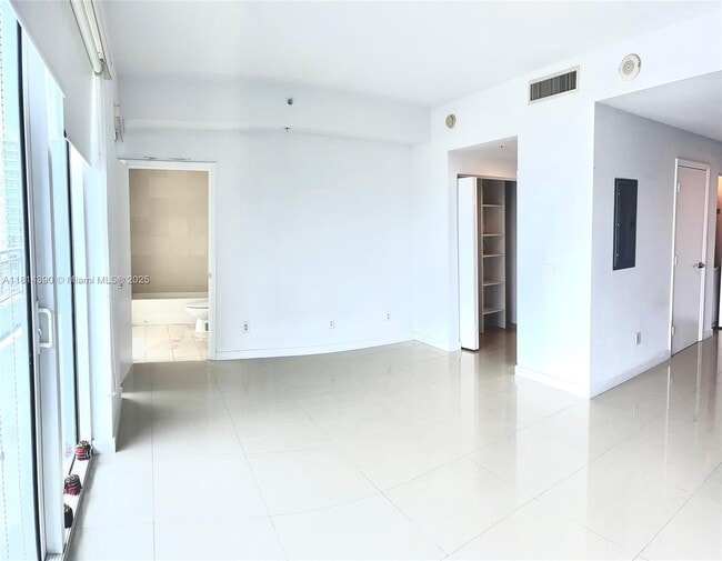 Foto del edificio - 60 SW 13th St