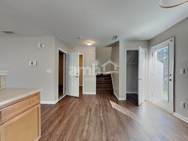 Foto del edificio - 15709 Lakepoint Forest Dr