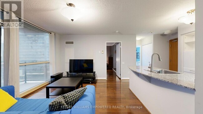 Photo du bâtiment - 33 Sheppard Ave E