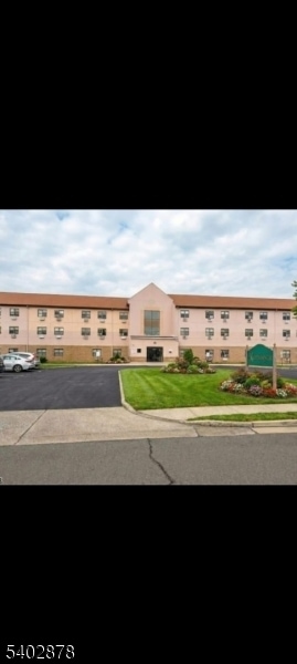 Building Photo - 701 Cranford Ave