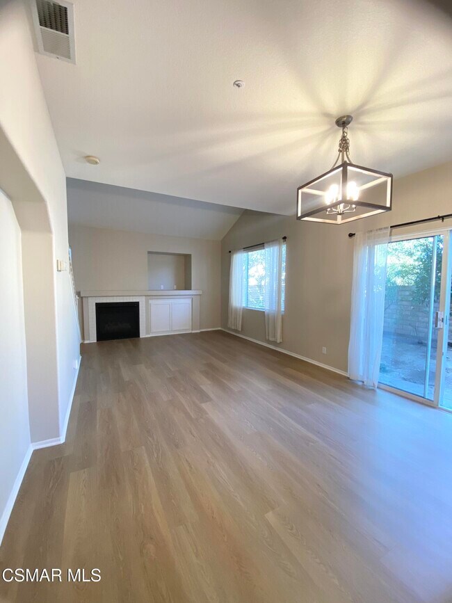 Foto del edificio - 273 Springmist Ln