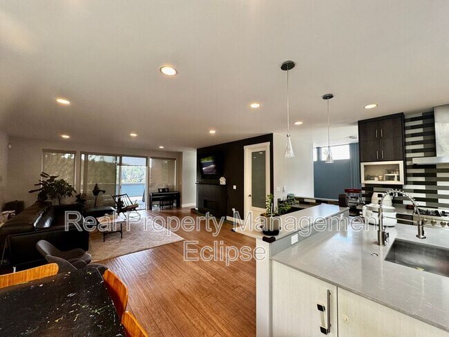 Foto del edificio - 5034 Puget Blvd SW