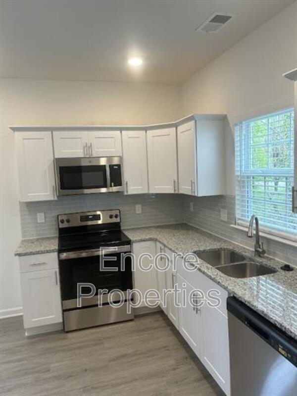 Building Photo - 3402 Littlefield Way