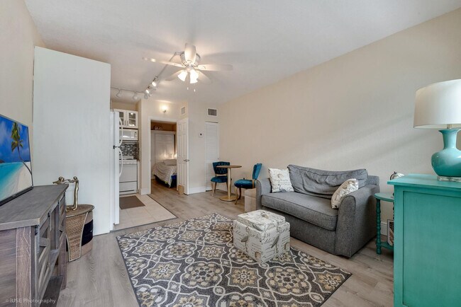 Foto del edificio - 2539 S Bayshore Dr