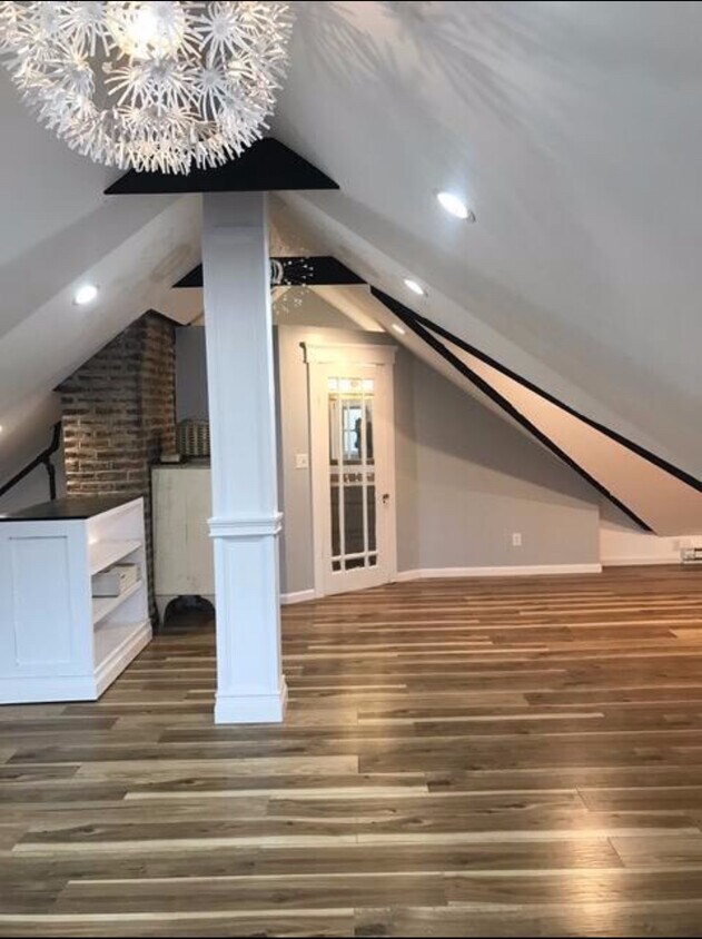 Foto principal - 1213 E Jefferson St
