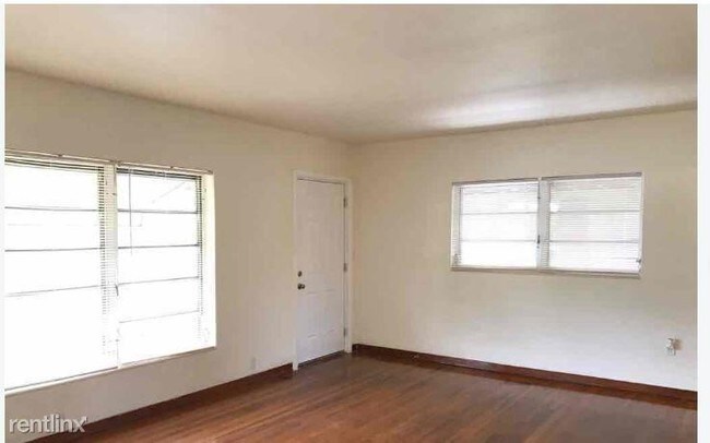 Building Photo - 3 br, 2 bath House - 362 E Dayton Cir
