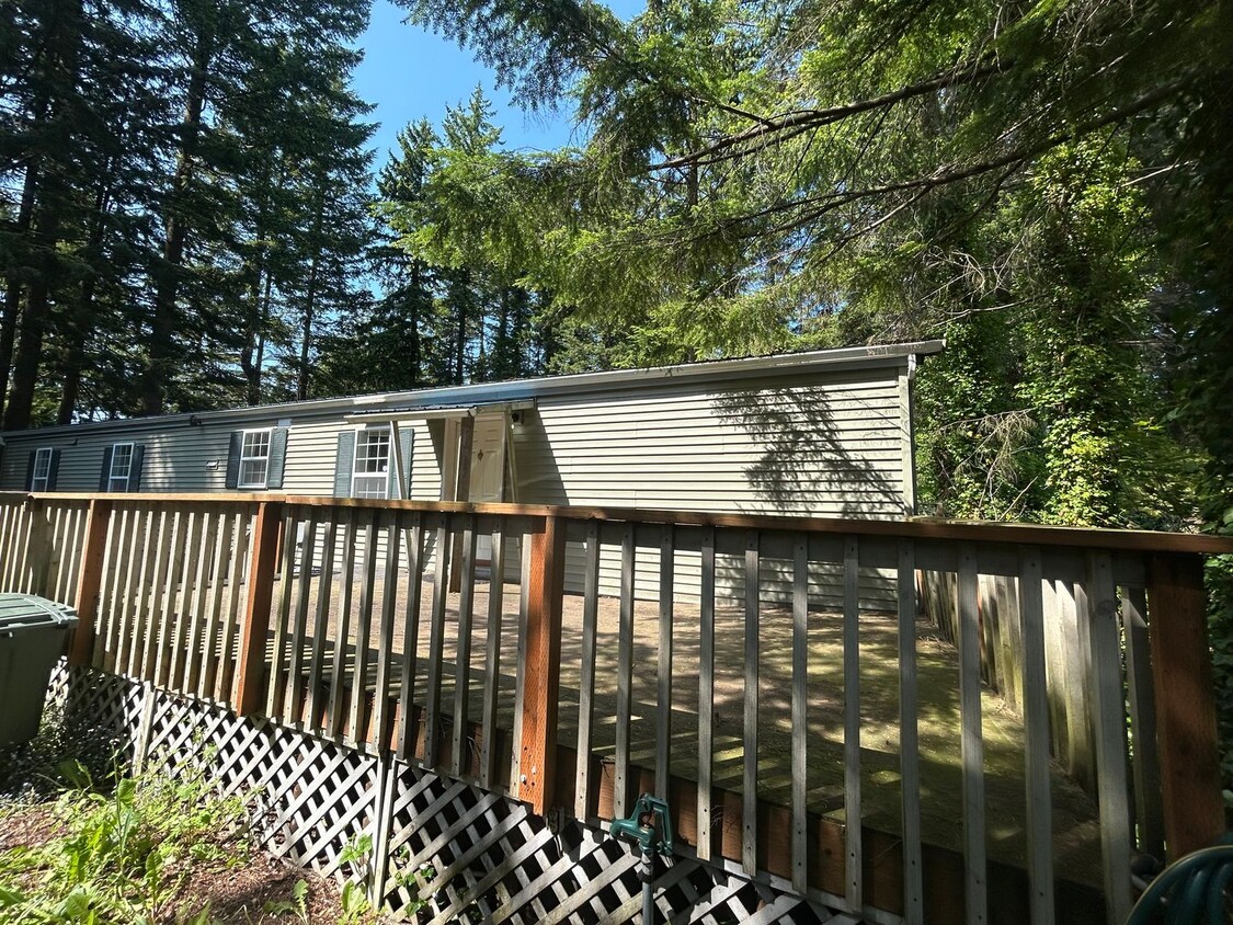 Primary Photo - Two Bedroom Mobile Home for Rent in Maple ...