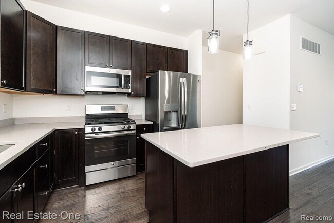 Foto del edificio - 4637 Bradley Cir