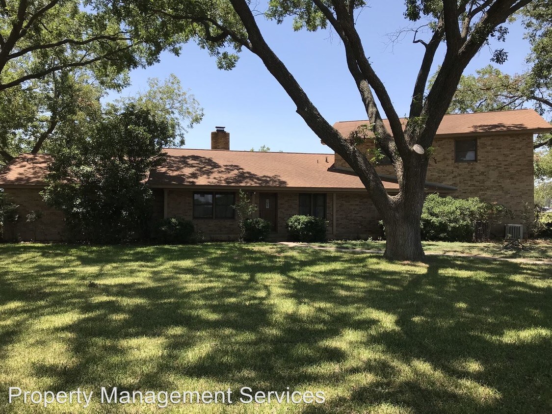 Primary Photo - 5 br, 2.5 bath House - 521 Friendship