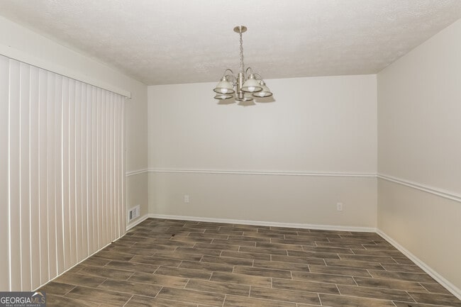 Building Photo - 2845 Woodhollow Ln