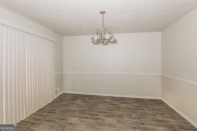 Foto del edificio - 2845 Woodhollow Ln