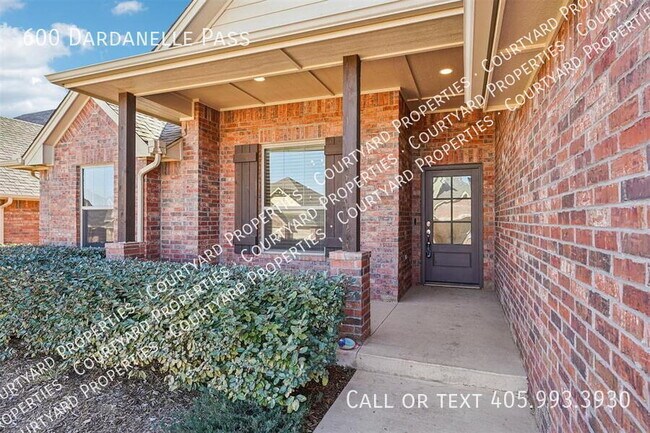 Building Photo - 600 Dardanelle Pass
