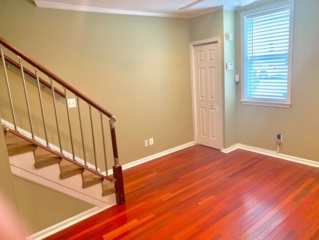 Foto del edificio - Charming 2-Bedroom, 2-Bath Townhome with Historic Character and Private Patio Near Fells Point