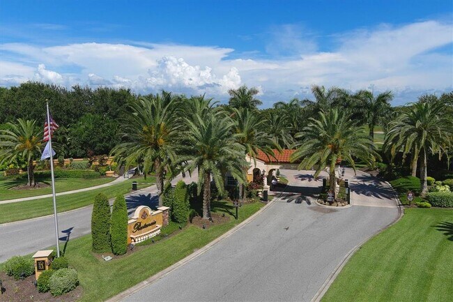 Foto del edificio - 7317 Regina Royale Blvd