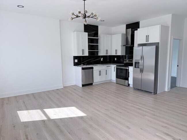 Foto del edificio - 828 E Main St