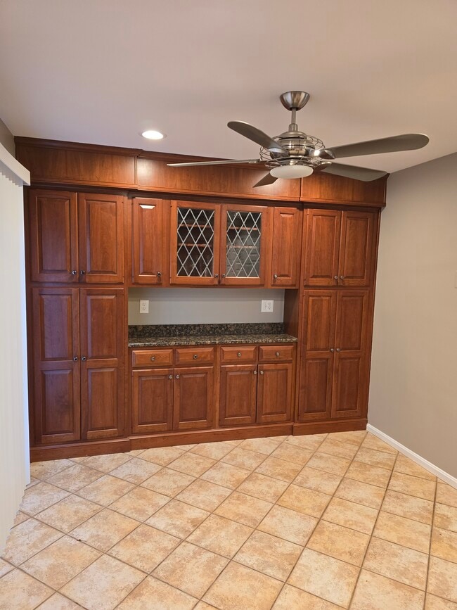 Building Photo - 5515 Cheshire Meadows Way