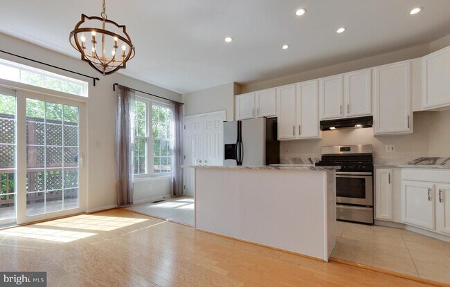 Building Photo - 113 Martin Ln