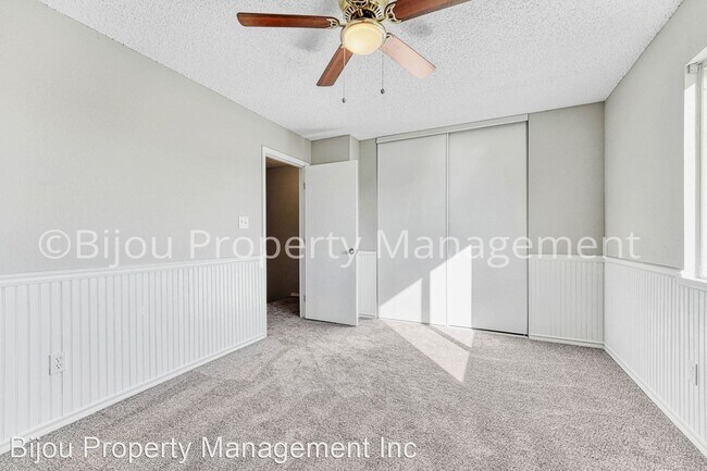 Building Photo - 2336 Lexington Village Ln