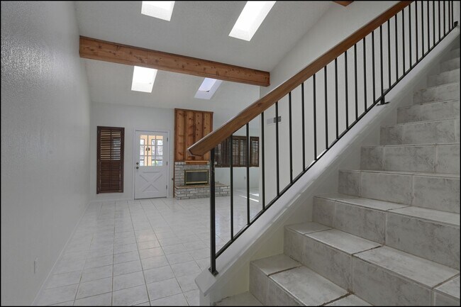 Foto del edificio - Coming Soon!