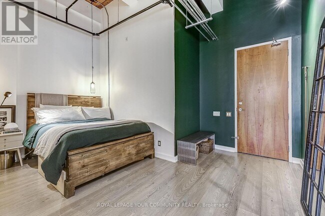 Photo du bâtiment - 43 Hanna Ave