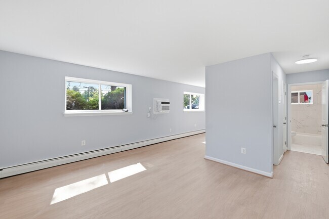 Foto del edificio - 7310 Columbia Ave