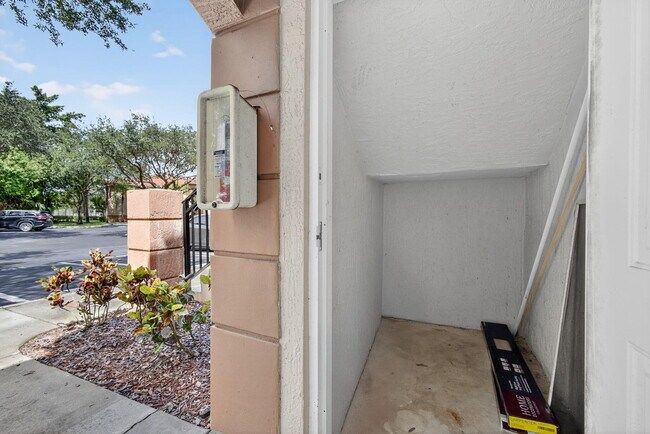 Building Photo - 3770 N Jog Rd