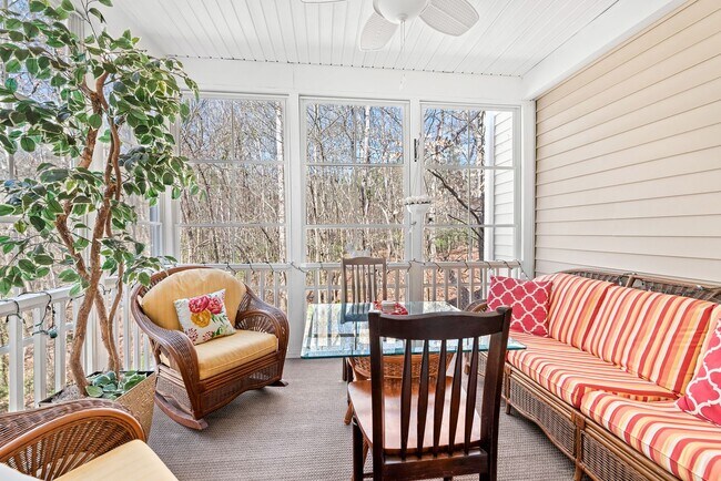 Foto del edificio - Beautiful 2 bedroom 2.5 bath Townhome in Carrboro