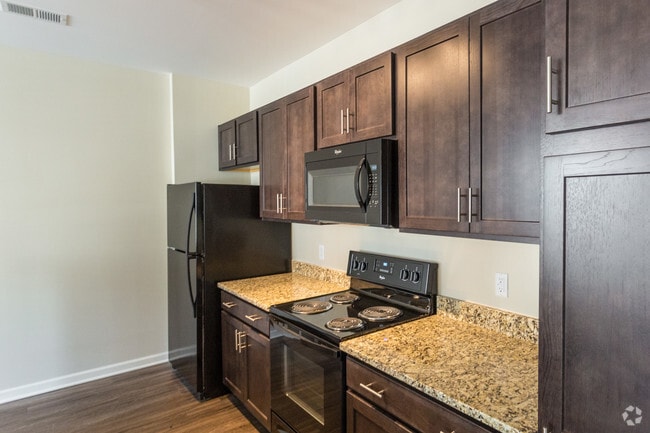 1HAB, 1BA - 800 ft² - Cocina - Madison Crest