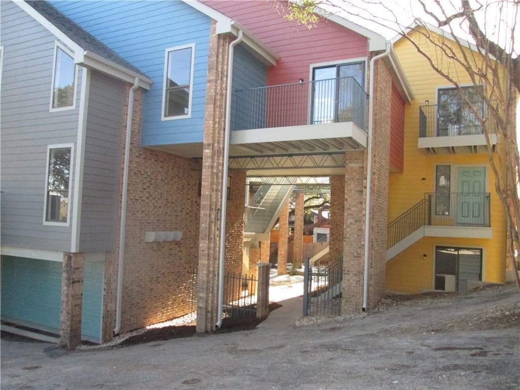 Primary Photo - 513 S Park Dr