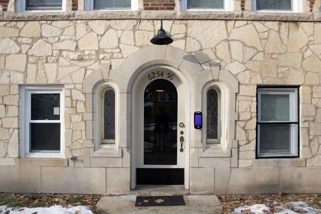 Foto del edificio - 6254 N Whipple St