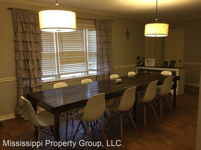 Building Photo - 4 br, 3 bath House - 909 Chickasaw Road