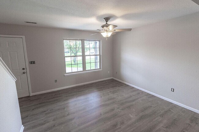 Building Photo - 3910 Snowy Owl Dr