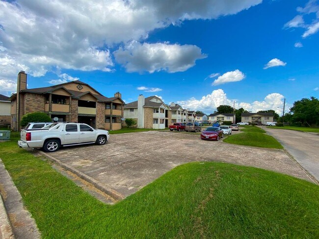 Building Photo - 1308 Brenda Ln