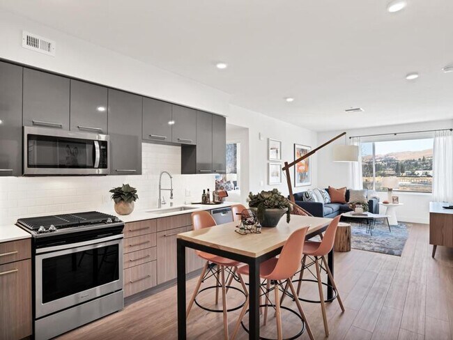 Foto del edificio - 45193 Warm Springs Blvd