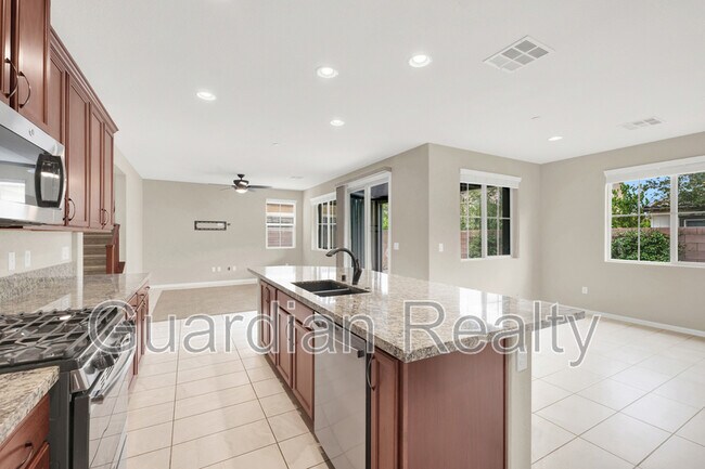 Building Photo - 2548 Sable Creek St