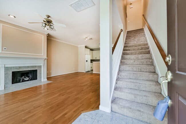 Foto del edificio - Offered by Precision Realty & Management, ...