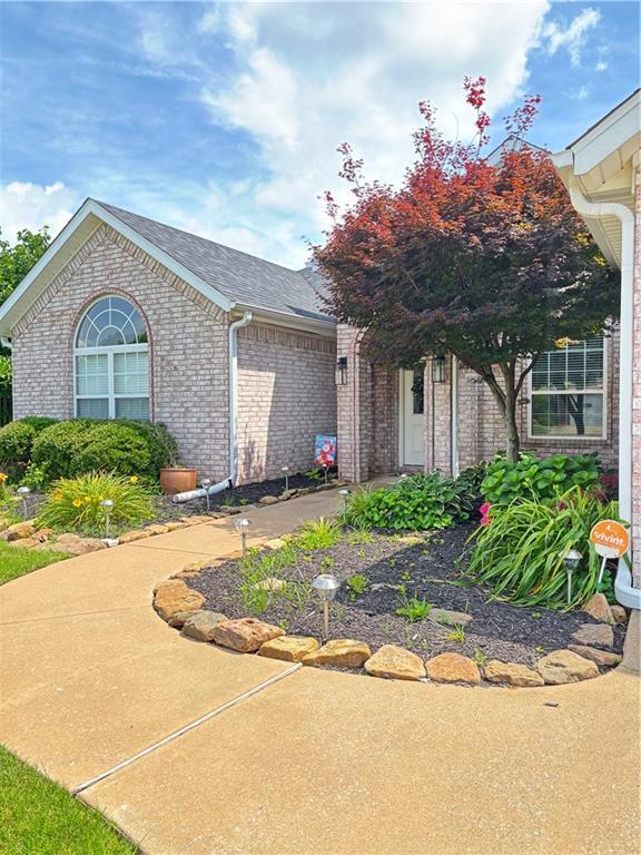Building Photo - 3201 SW Camden Dr