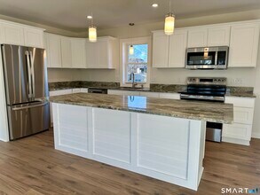 Building Photo - 48 Cedar St