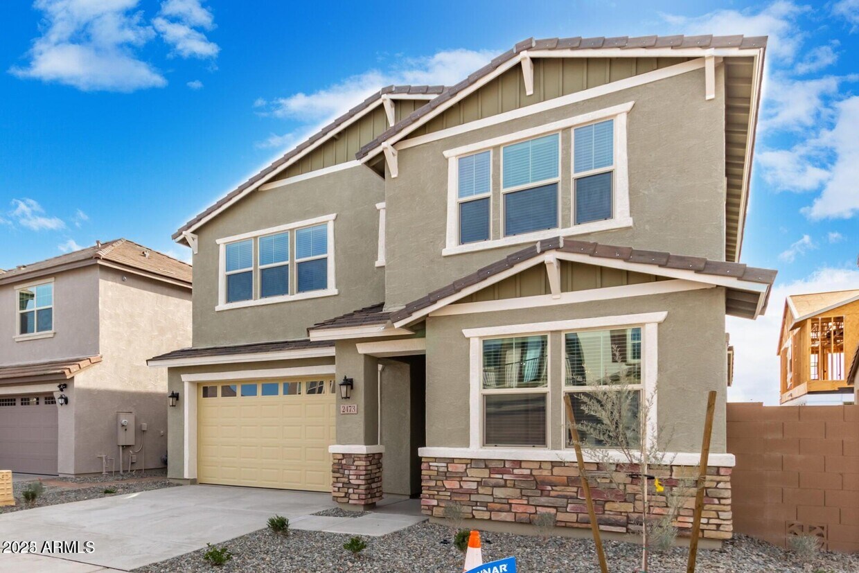 Foto principal - 2473 E Athena Ave