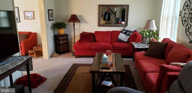 Foto del edificio - 120 Frederick Dr