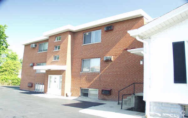 Building Photo - 5409 Carthage Ave