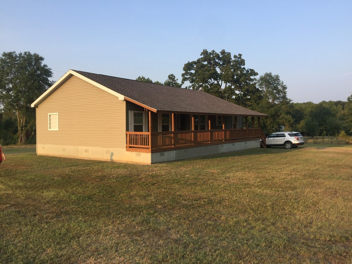 Building Photo - 7603 County Rd 365 E